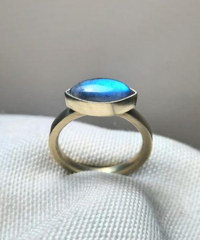 anillo labradorita celeste